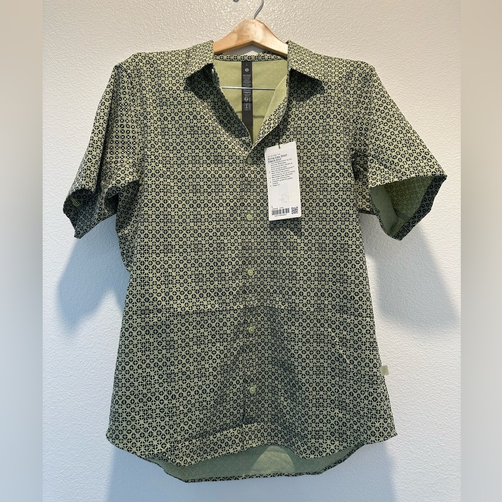 Lululemon - Men's Airing Easy Short Sleeve Shirt - Large